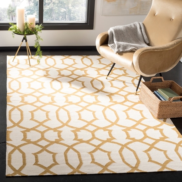 Safavieh Handwoven Moroccan Reversible Dhurrie Ivory Wool Rug with Dense Pile - 8' x 10'