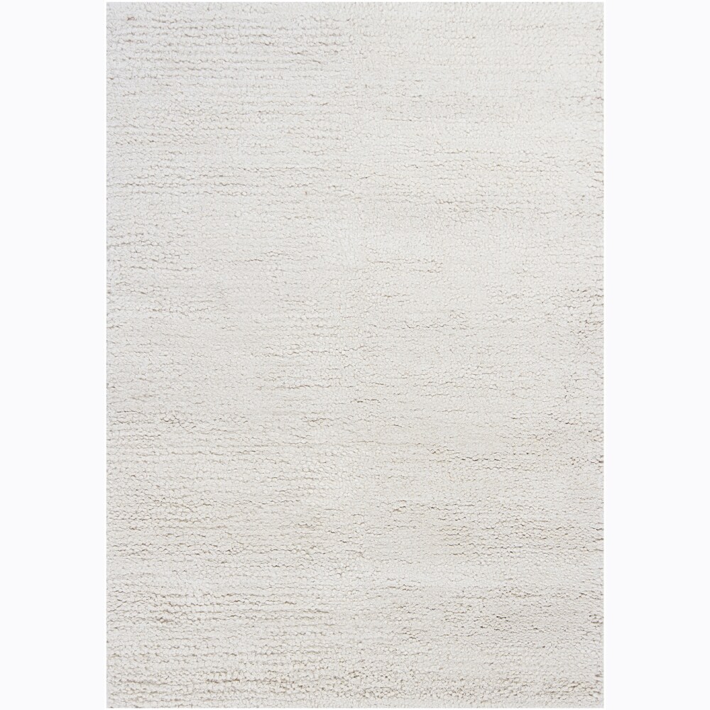 Hand woven Ubec White Wool Shag Rug (5 x 76)