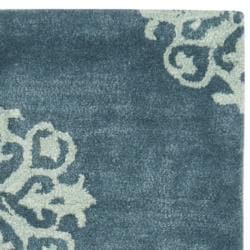 Handmade Medallion Blue New Zealand Wool Rug (2'6 x 10') Safavieh Runner Rugs