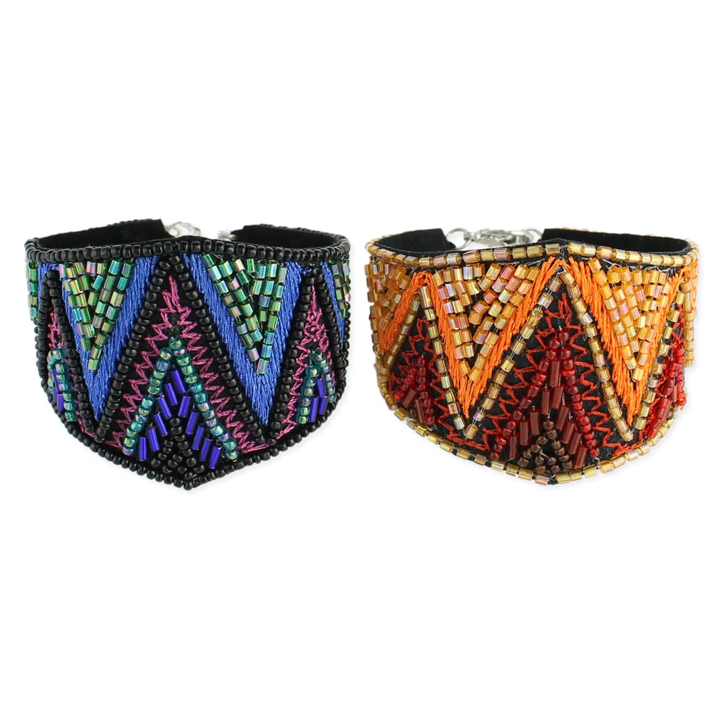 Handcrafted Multi color Chevron Beaded Bracelet (India) Bracelets