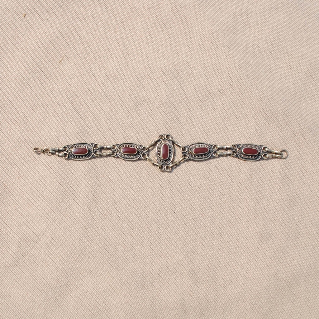 Hand made Burgundy Chain Bracelet (Afghanistan)
