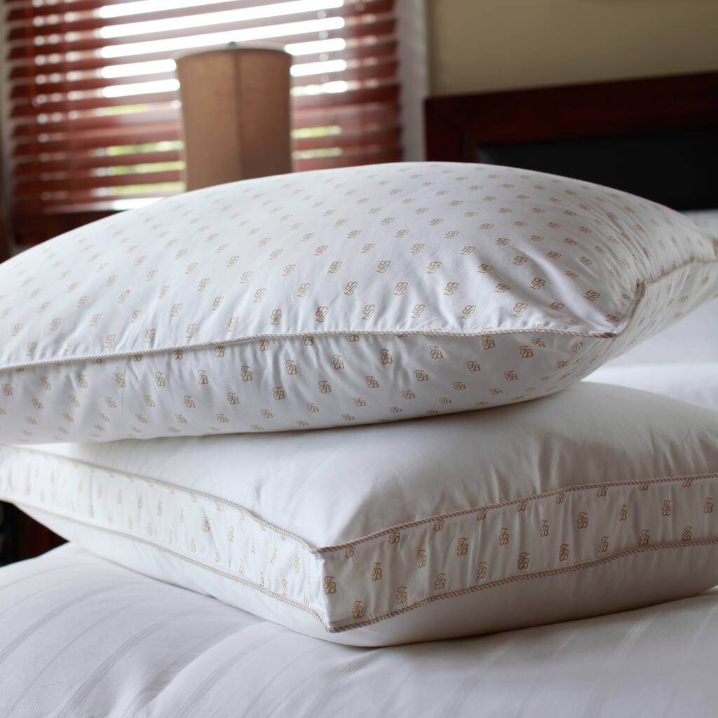 Tommy Bahama Soft Medium/ Medium Firm Jumbo-size Pillows (Set of 2) - White