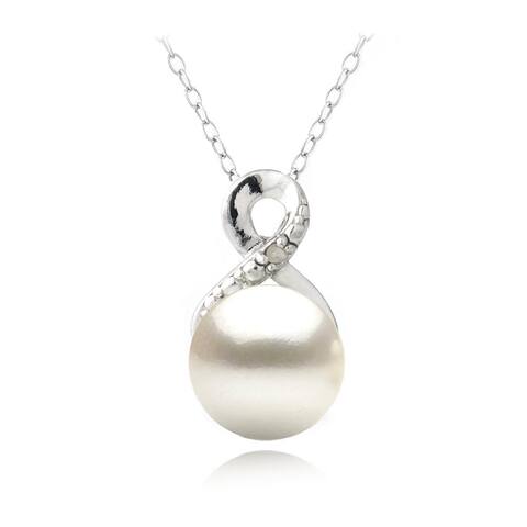 Glitzy Rocks Silver FW Pearl and Diamond Accent Infinity Necklace (8 mm)