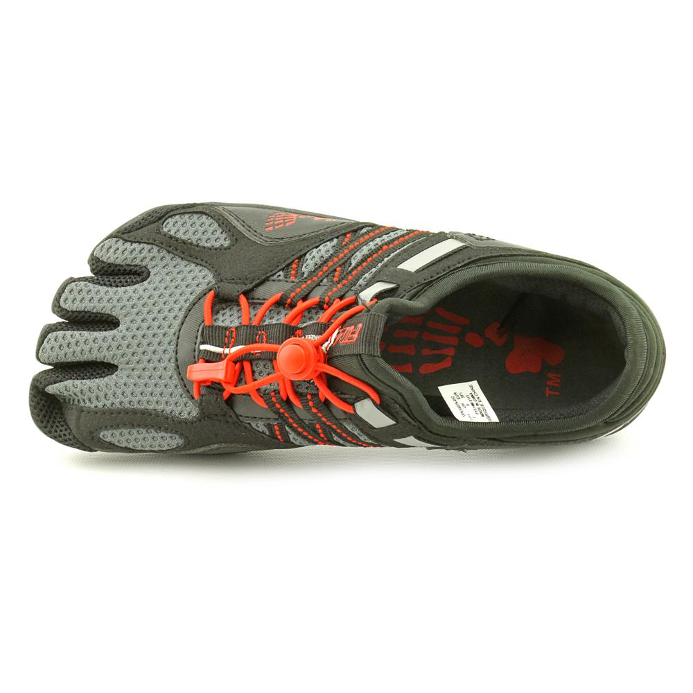 the bay mens running shoes