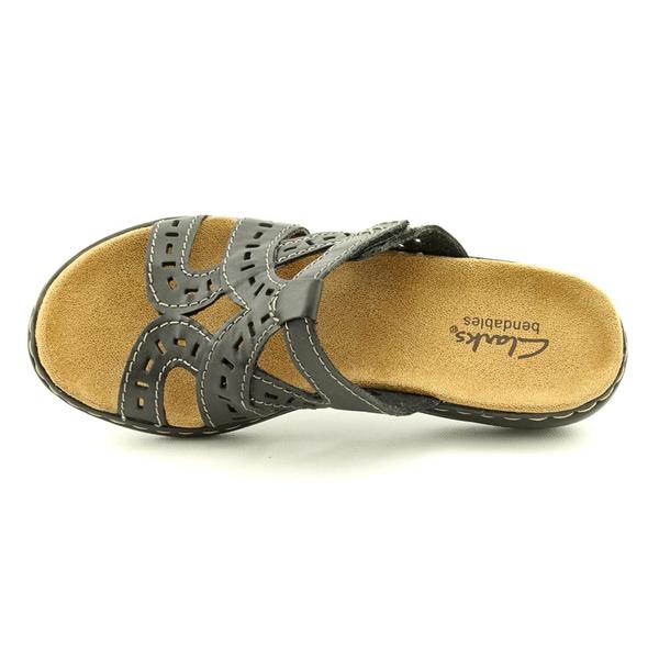 clarks leisa truffle