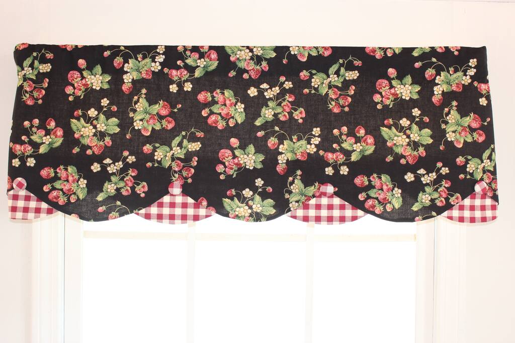 'Strawberry Fields' Black Petticoat Valance