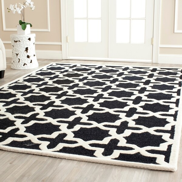 Safavieh Handmade Moroccan Cambridge Black/ Ivory Wool Rug - 10' X 14'