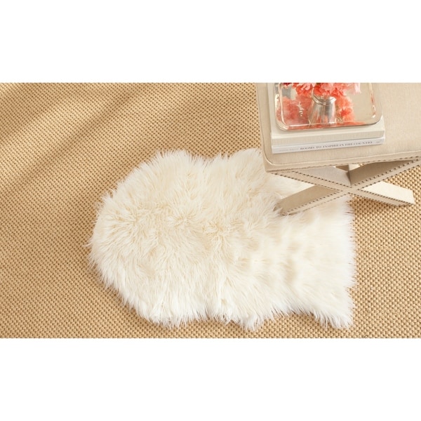 Safavieh Handmade Faux Sheepskin Ivory Japanese Acrylic Rug - 2' x 3'