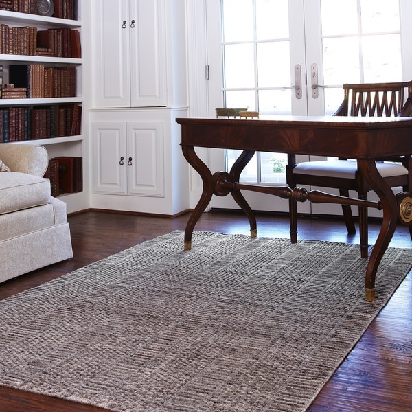 Hand-woven Franklin Stone Wool Rug (5' x 7'6)