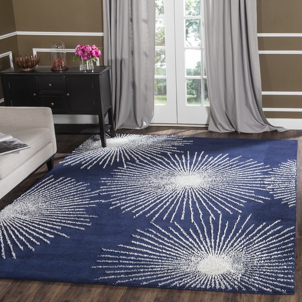 Safavieh Handmade Soho Burst Dark Blue/ Ivory Wool Rug (6' x 9') - 6' x 9'