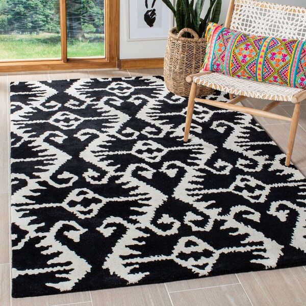 Safavieh Handmade Wyndham Zvonka Modern Wool Rug