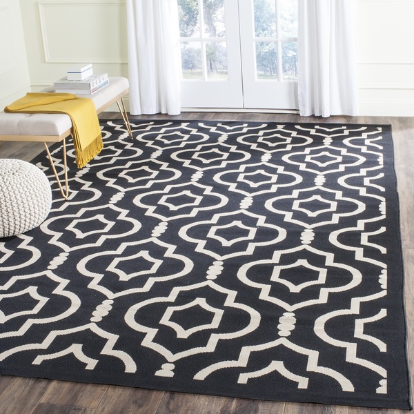 Safavieh Indoor/Outdoor Courtyard Black/Beige Geometric Rug 5'3 x 7'7
