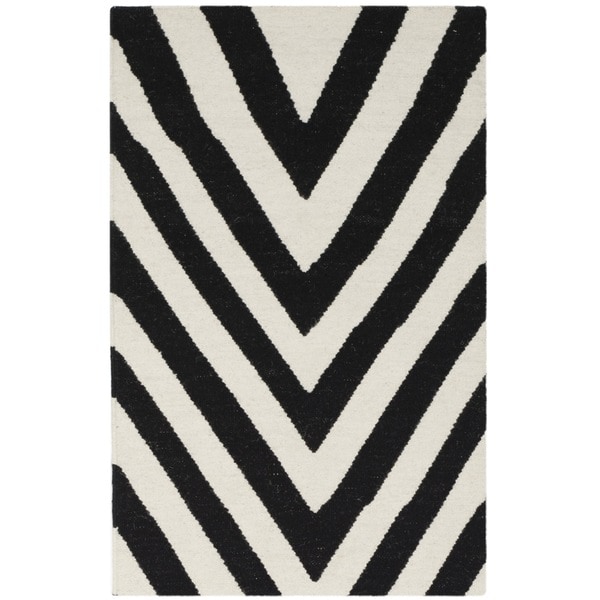 Safavieh Hand woven Moroccan Dhurrie Chevron Dhurrie Black Wool Rug (3' x 5') Safavieh 3x5   4x6 Rugs