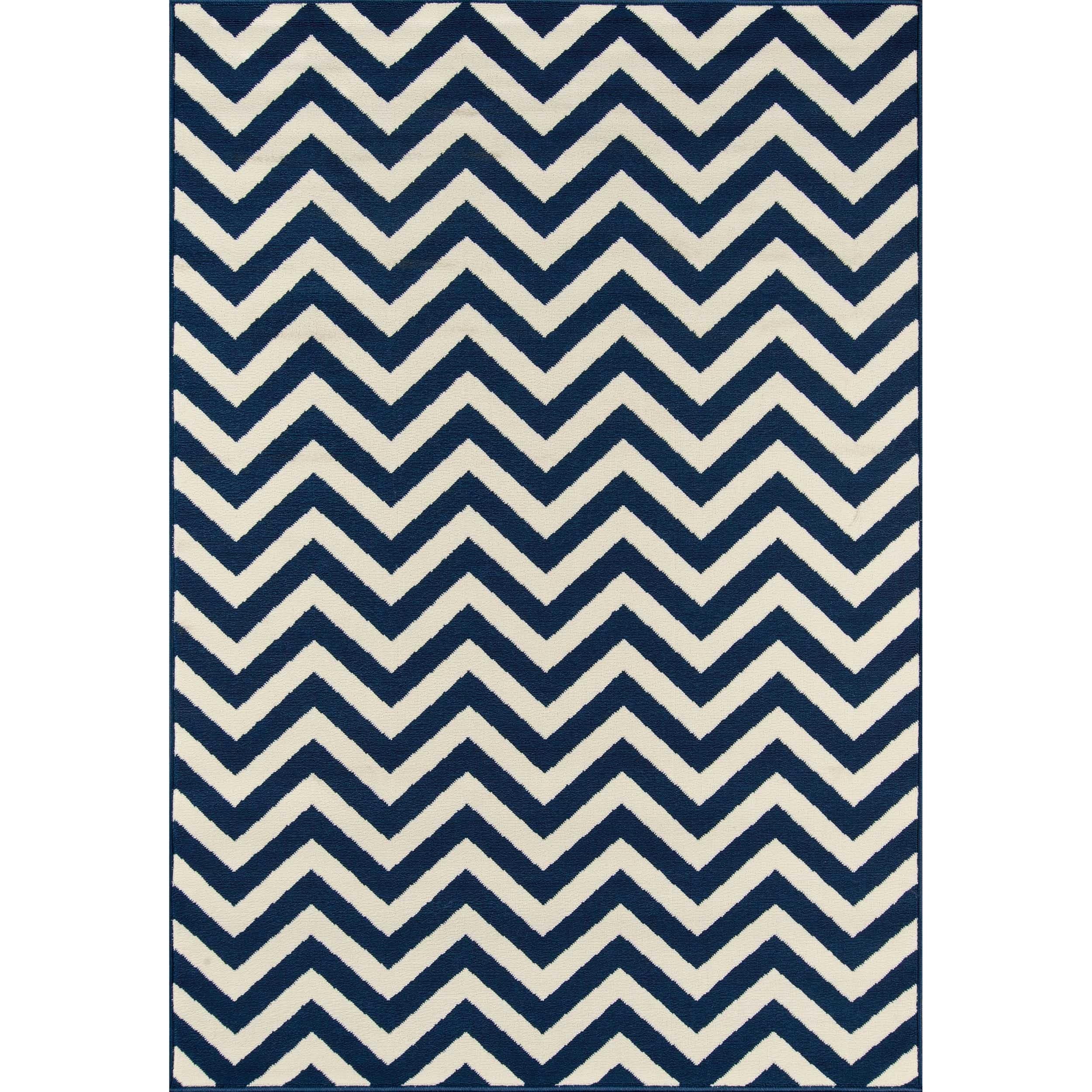 Indoor/outdoor Navy Chevron Rug (67 X 96)