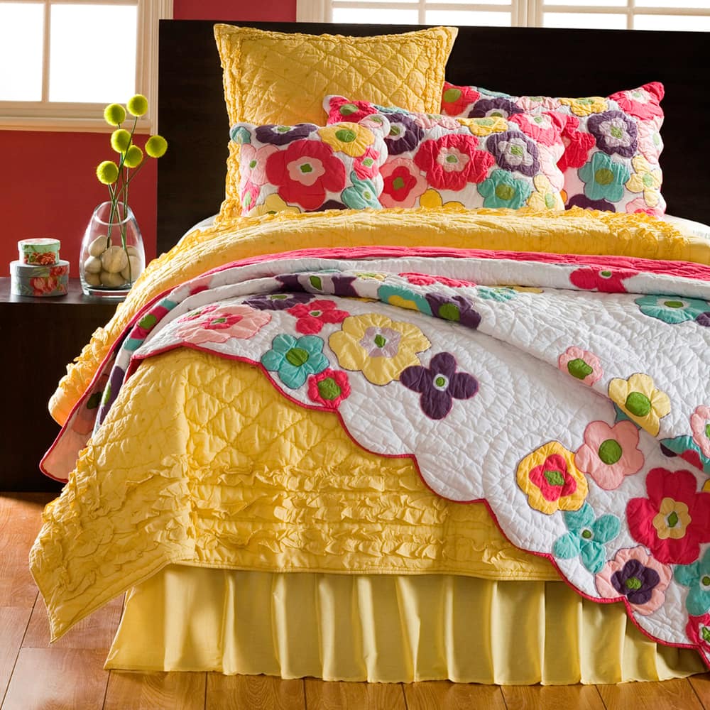 Cottage Home Kamila Flower Quilt