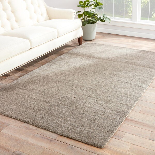 Silas Handmade Solid Gray Area Rug - 8' x 10'