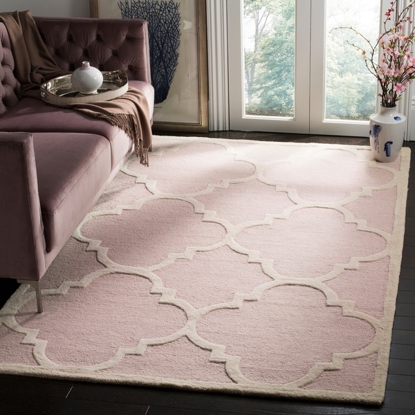 Safavieh Handmade Moroccan Cambridge Light Pink/ Ivory Wool Rug - 8' x 10'