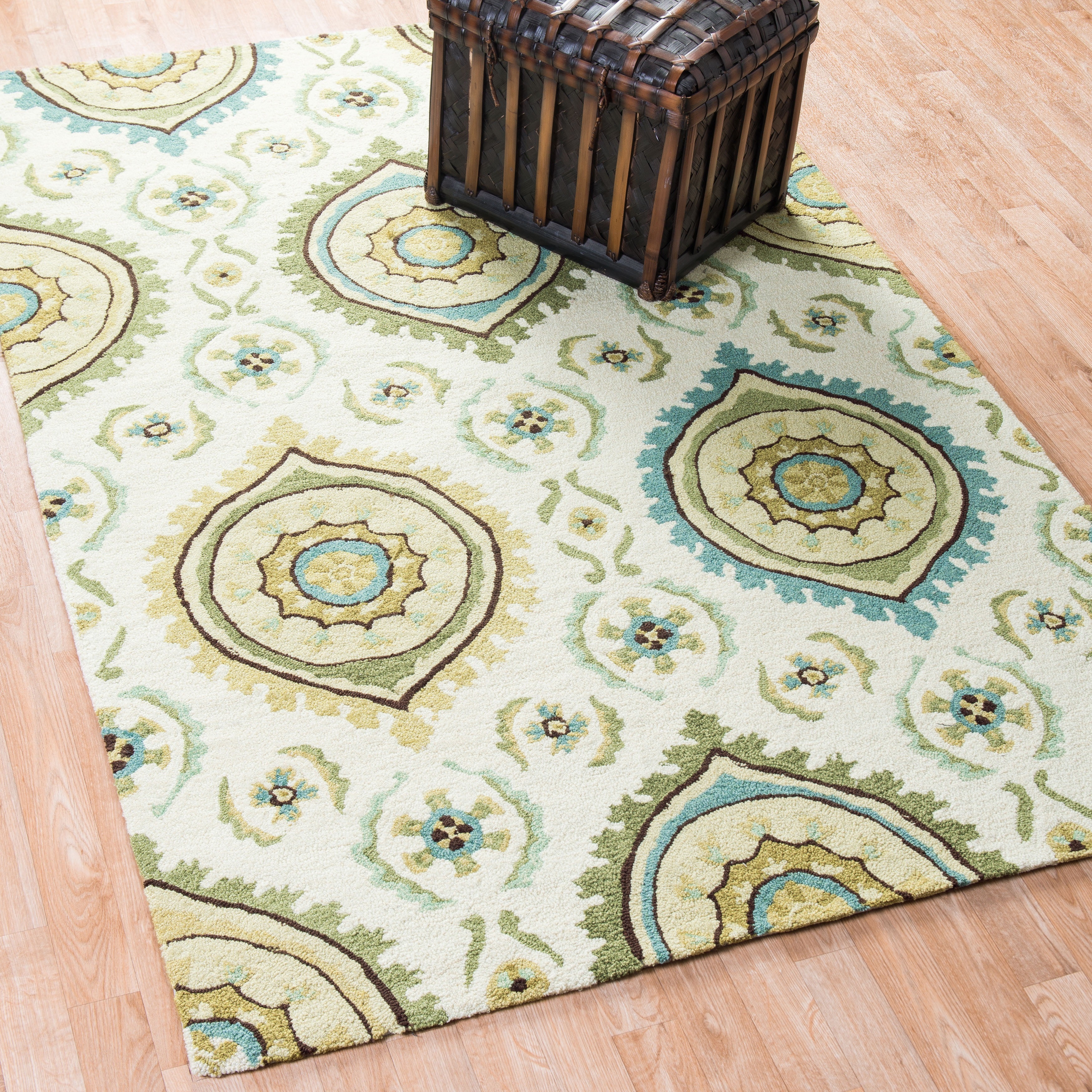 Hand hooked Charlotte Ivory/ Aqua Rug (50 X 76)