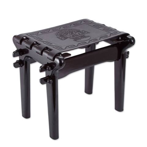 Handmade Tornillo Wood and Leather Nobility Stool (Peru)
