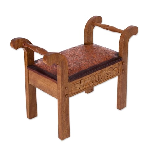 Handmade Cedar and Leather Colonial Blond Stool (Peru)