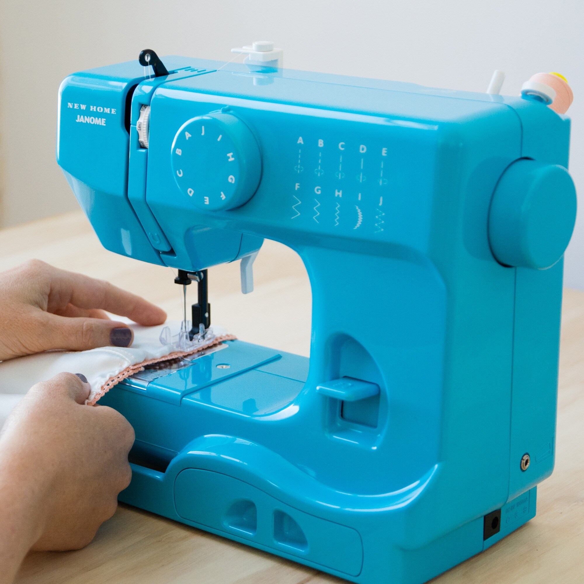 universal portable deluxe teal geometric sewing