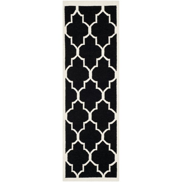 Safavieh Hand-woven Moroccan Reversible Dhurrie Black Wool Rug - 2'6 x 12'