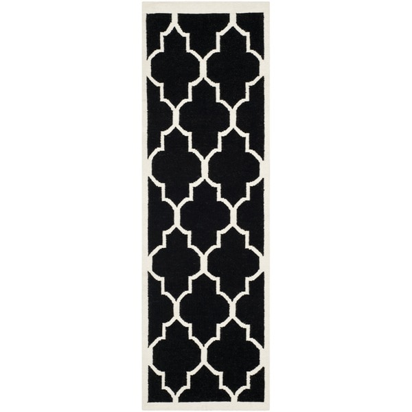 Safavieh Hand-woven Moroccan Reversible Dhurrie Black Wool Rug - 2'6 x 12'