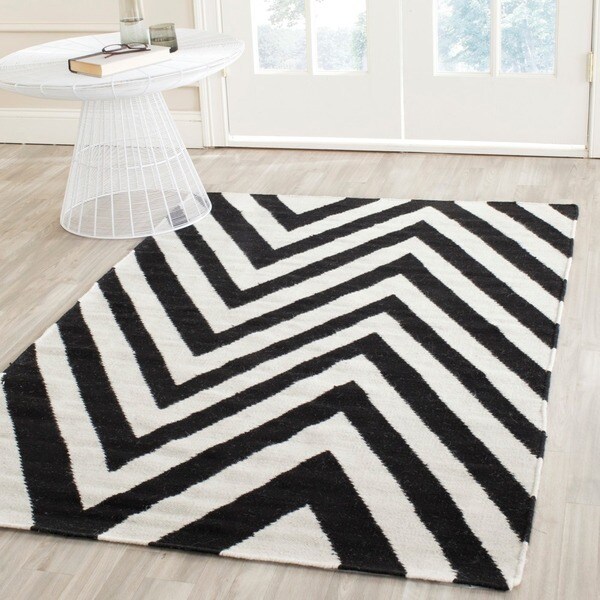 Safavieh Hand-woven Moroccan Reversible Dhurrie Chevron Reversible Dhurrie Black Wool Rug - 9' x 12'