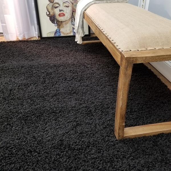 Soft Shag Black Area Rug (6'7 x 9'3) - 6'7 x 9'3