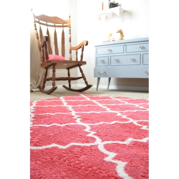 Mohawk Home Strata Fancy Trellis Hot Pink (5' x 8') - 5' x 8'