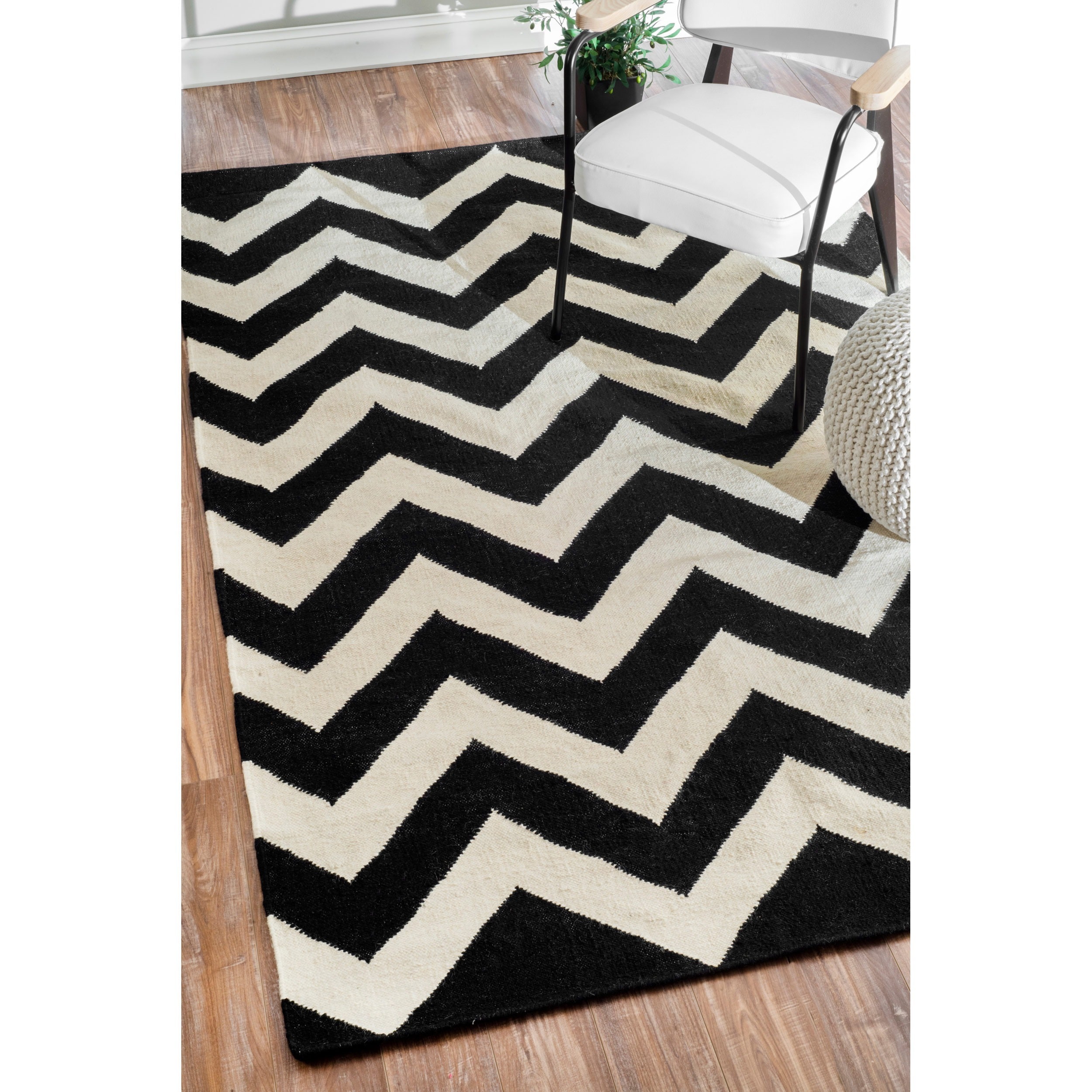 Nuloom Handmade Flatweave Chevron Wool Area Rug (5 X 8) (IvoryPattern AbstractTip We recommend the use of a non skid pad to keep the rug in place on smooth surfaces.All rug sizes are approximate. Due to the difference of monitor colors, some rug colors 