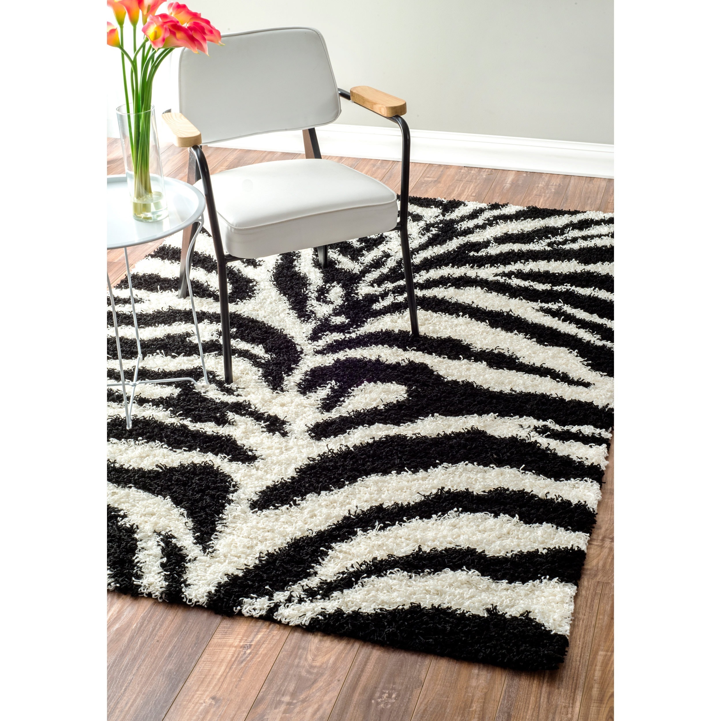 Nuloom Luna Black And White Zebra Shag Rug (92 X 12)