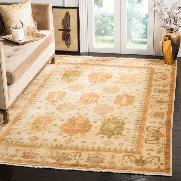 Safavieh Hand-knotted Oushak Ivory Wool Area Rug - 8' x 10'