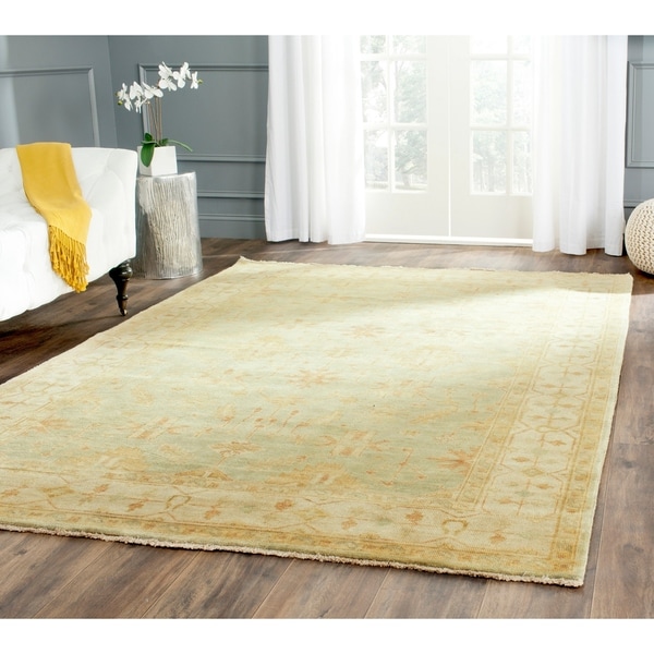 Safavieh Hand-knotted Oushak Soft Green/ Ivory Wool Rug - 8' x 10'