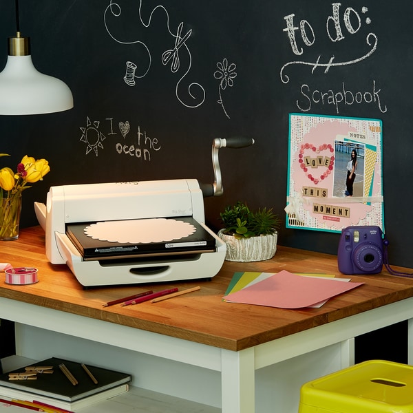 Sizzix Big Shot Pro Machine + Bonus Scallop Circle Bigz Pro Die Value Bundle