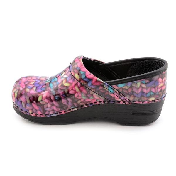 dansko youth clogs