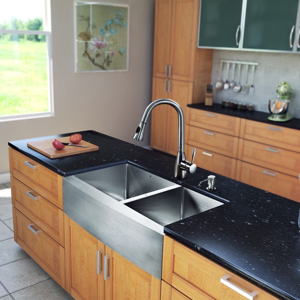 VIGO All-in-One 33-inch Stainless Steel Farmhouse Kitchen Sink and Aylesbury Stainless Steel Faucet Set