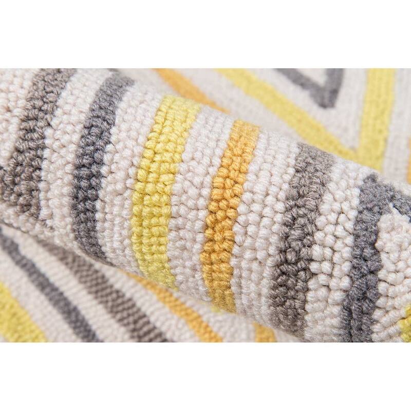 Momeni Geo Hand Hooked Polyester Contemporary Chevron Area Rug