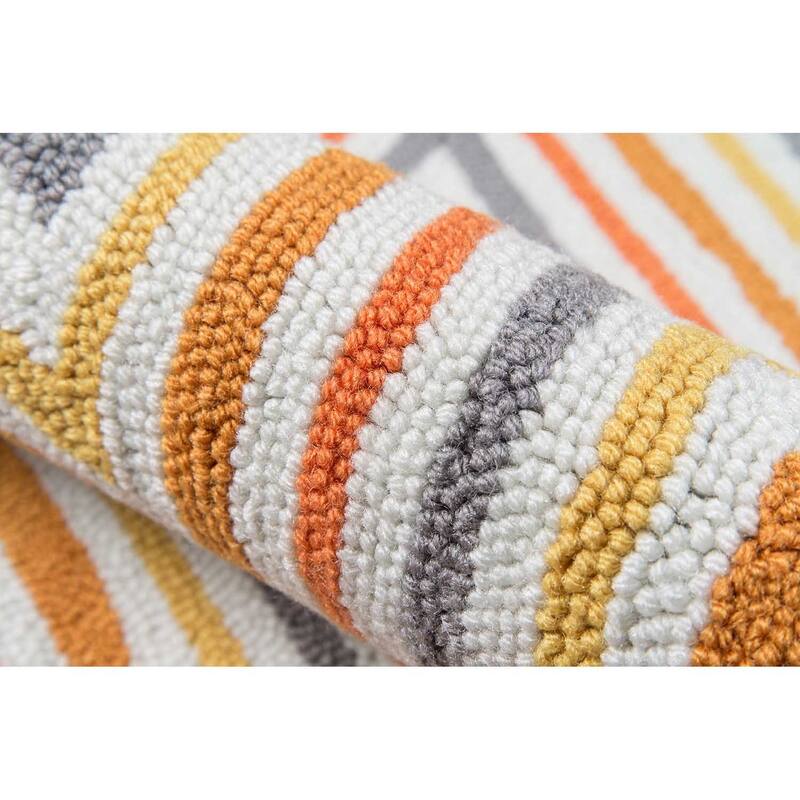 Momeni Geo Hand Hooked Polyester Contemporary Chevron Area Rug