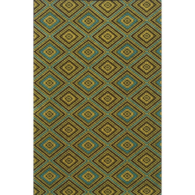 Indoor/ Outdoor Brown/ Green Area Rug (53 X 76)