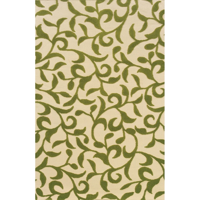 Indoor/ Outdoor Ivory/ Green Area Rug (67 X 96)