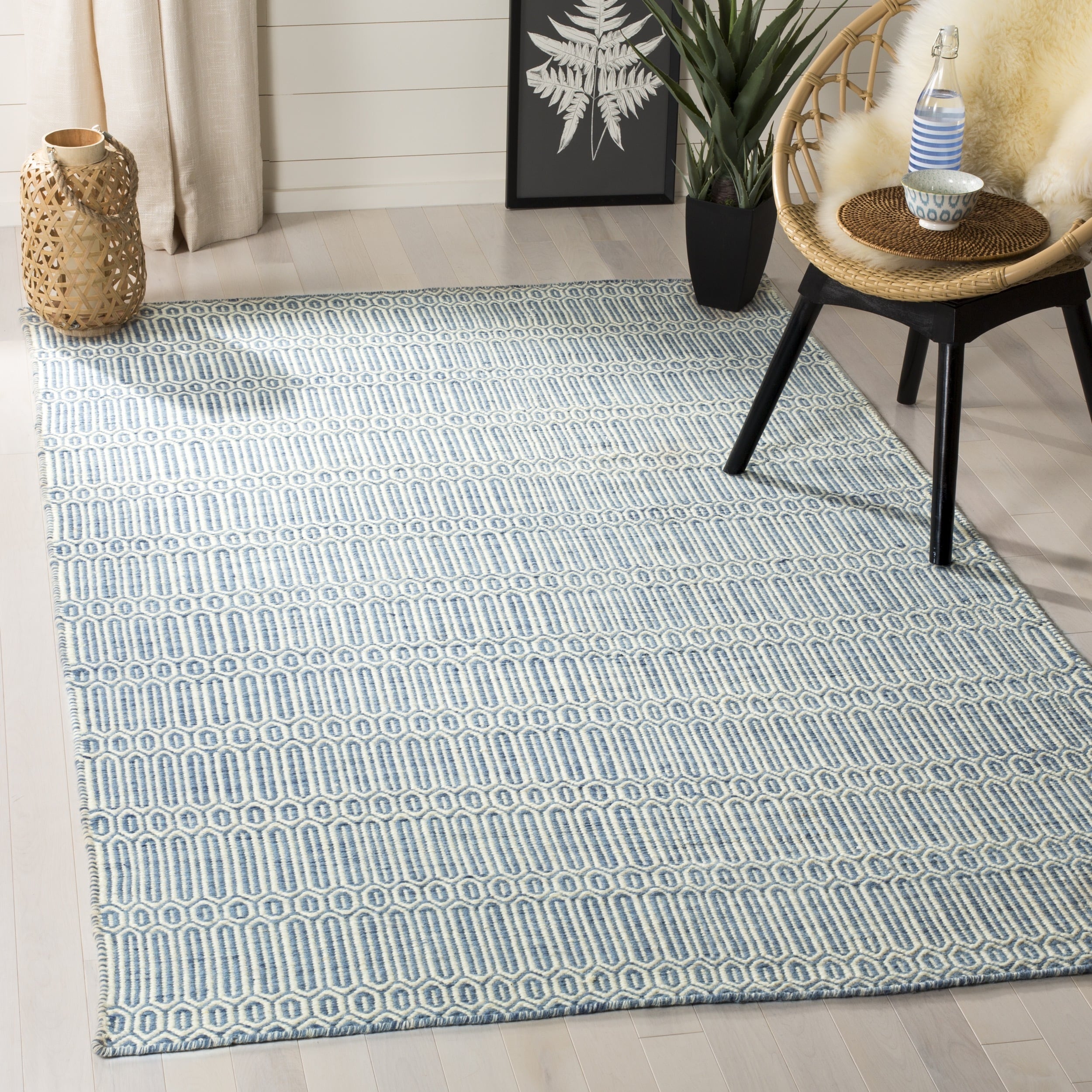 Safavieh Hand woven Sumak Light Blue Wool Rug (4 X 6)