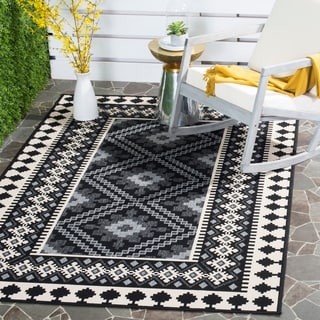 Safavieh Courtyard Quatrefoil Black/ Beige Indoor/ Outdoor Rug ...