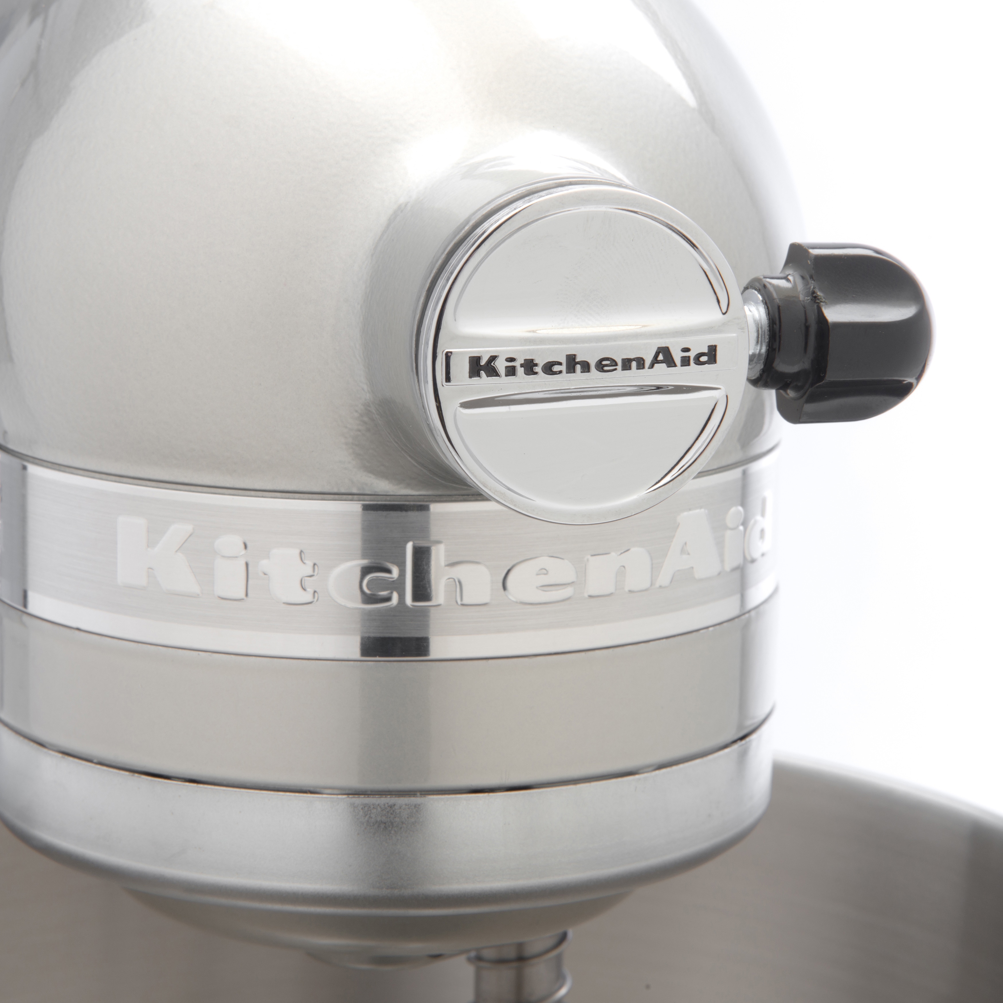 KitchenAid RRK150FP Frosted Pearl 5-quart Artisan Tilt-Head Stand Mixer  (Refurbished) - Bed Bath & Beyond - 9011595