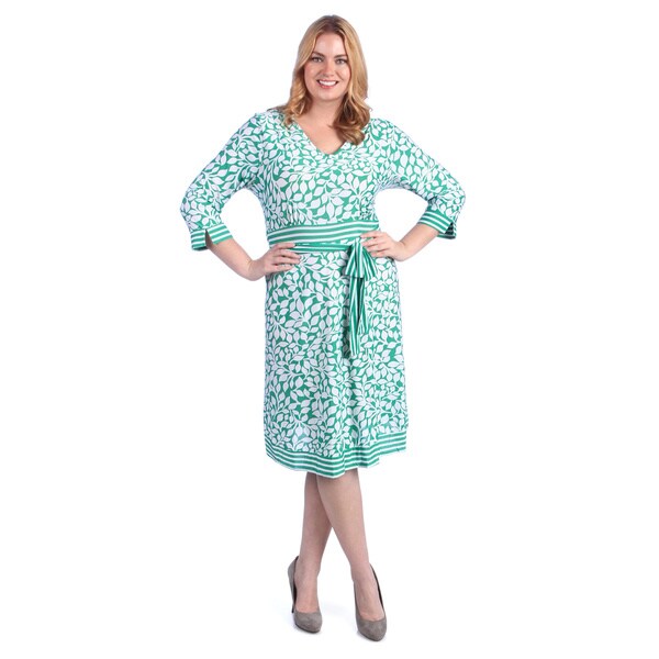 La Cera Women's Plus Size Leaf Print V-neck Dress