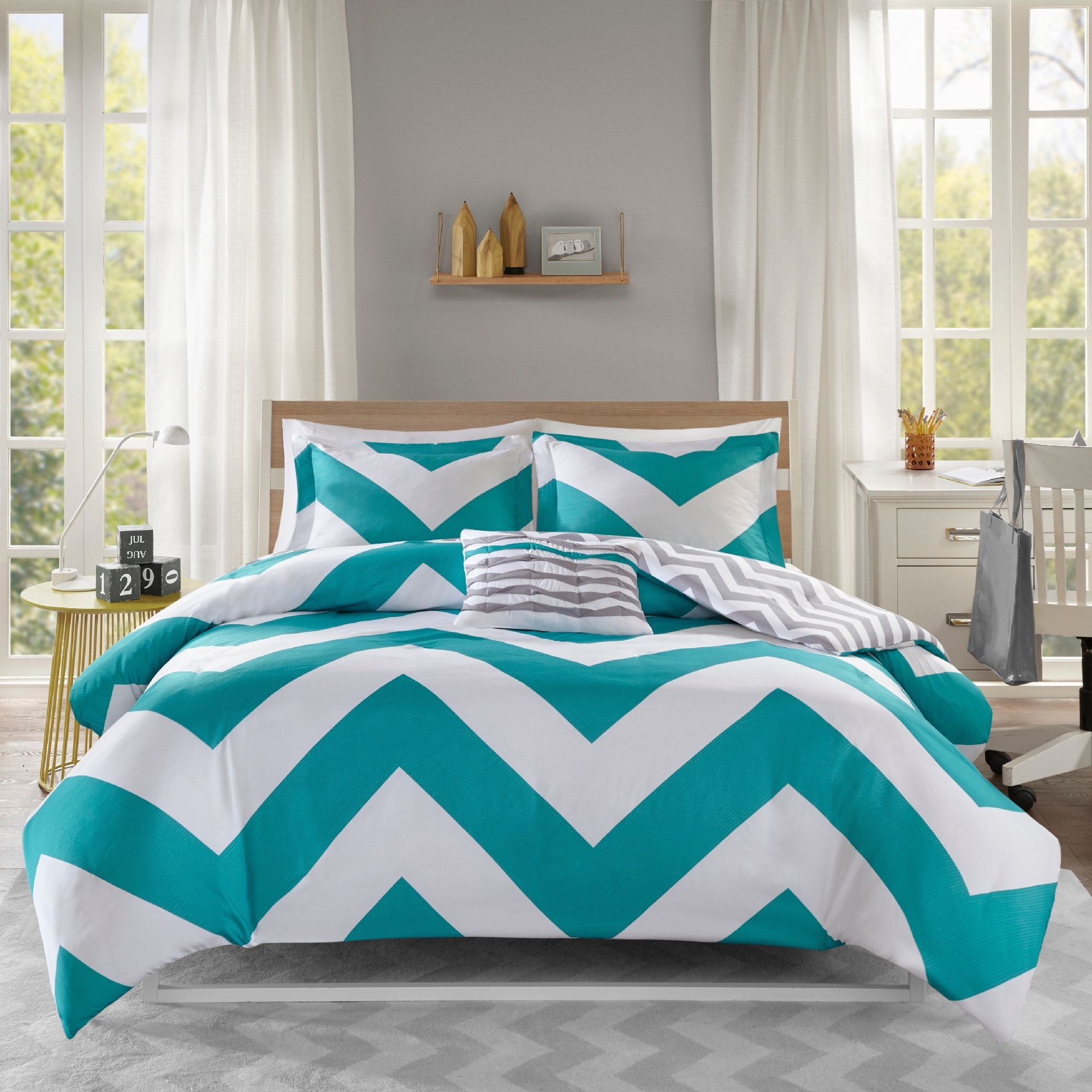 Mi Zone Mizone Aries Reversible 4 piece Duvet Cover Set Blue Size Twin