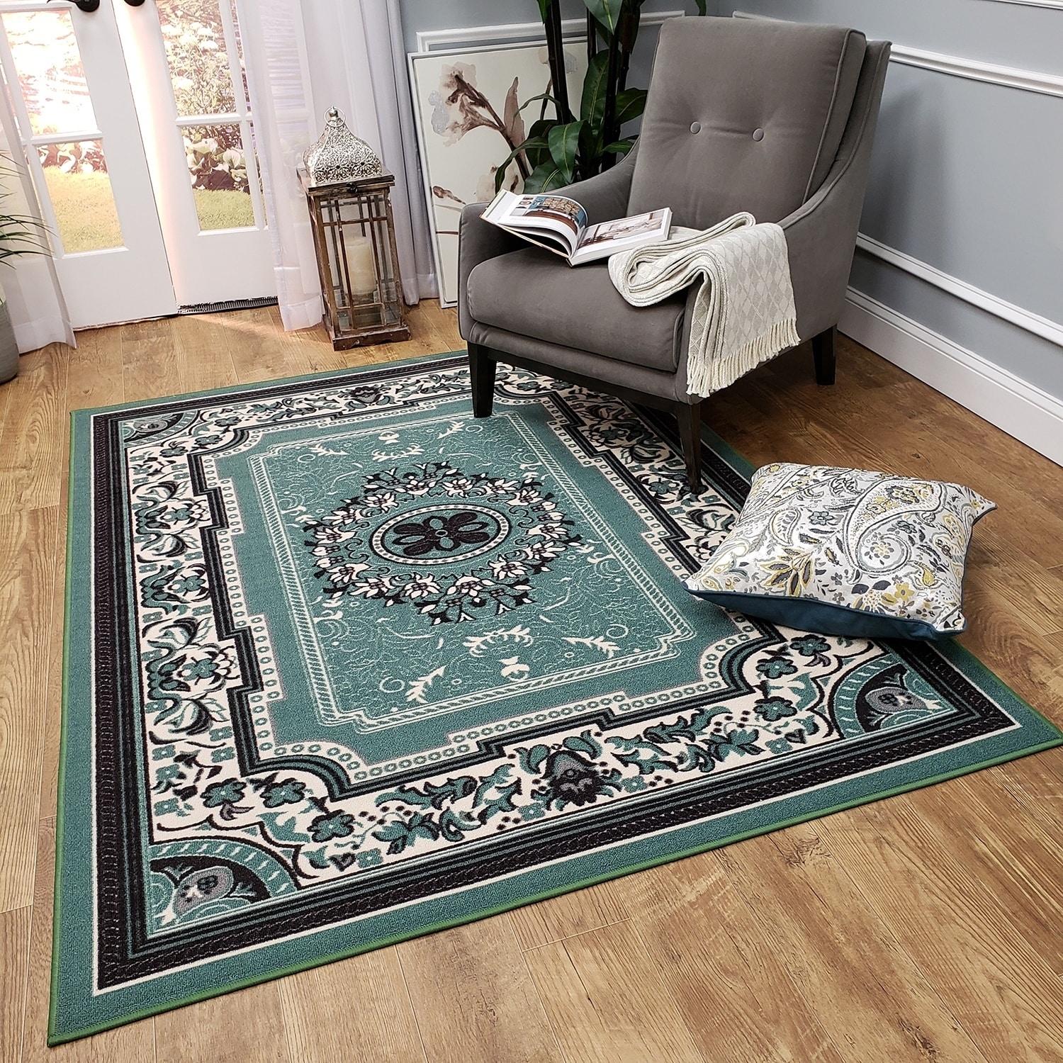 Medallion Traditional Sage Green Area Rug (82 X 910)