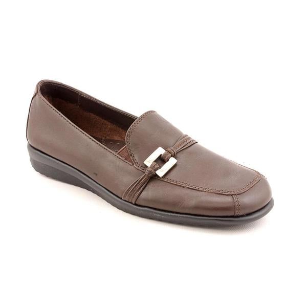 Judith Women's Brown 'Wander' Leather Casual Shoes   Wide (Size 7.5 ) Loafers