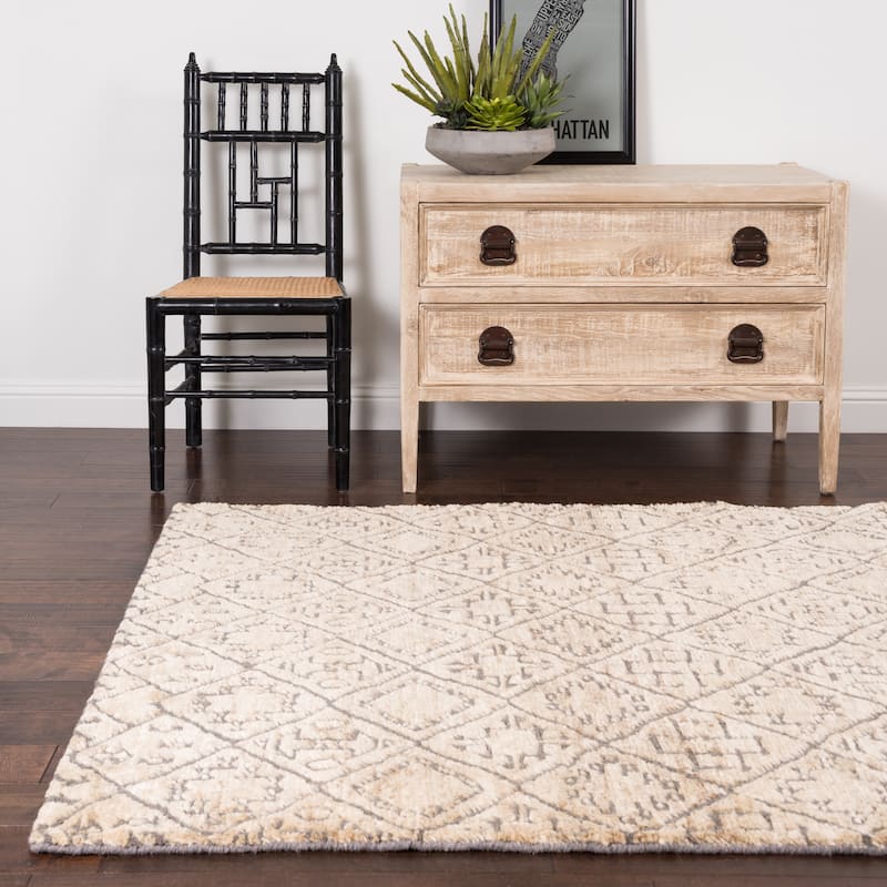 Hand-knotted Phoenix Shell Rug