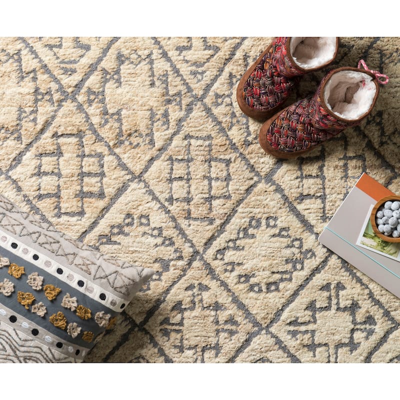 Hand-knotted Phoenix Shell Rug